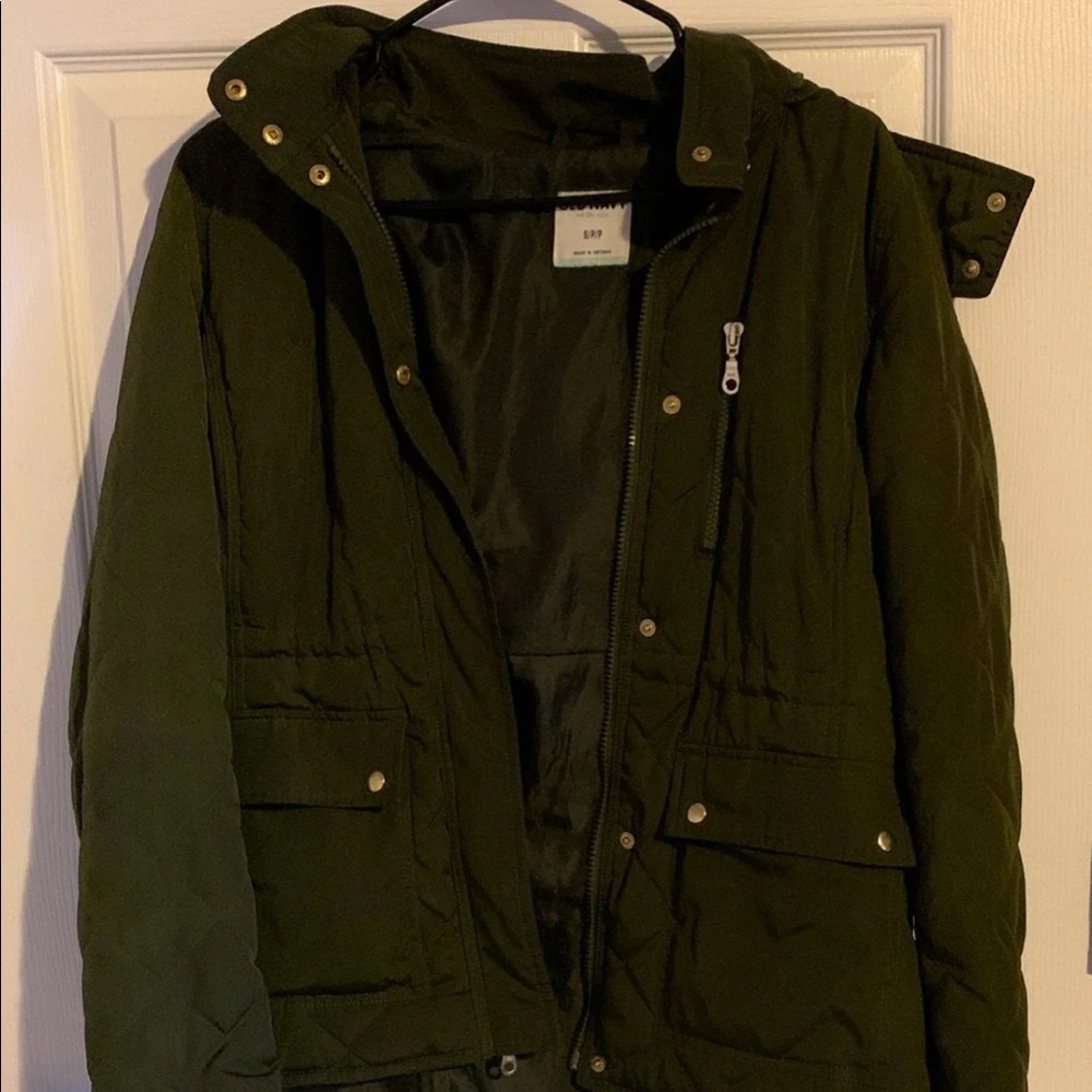Green fitted coat
